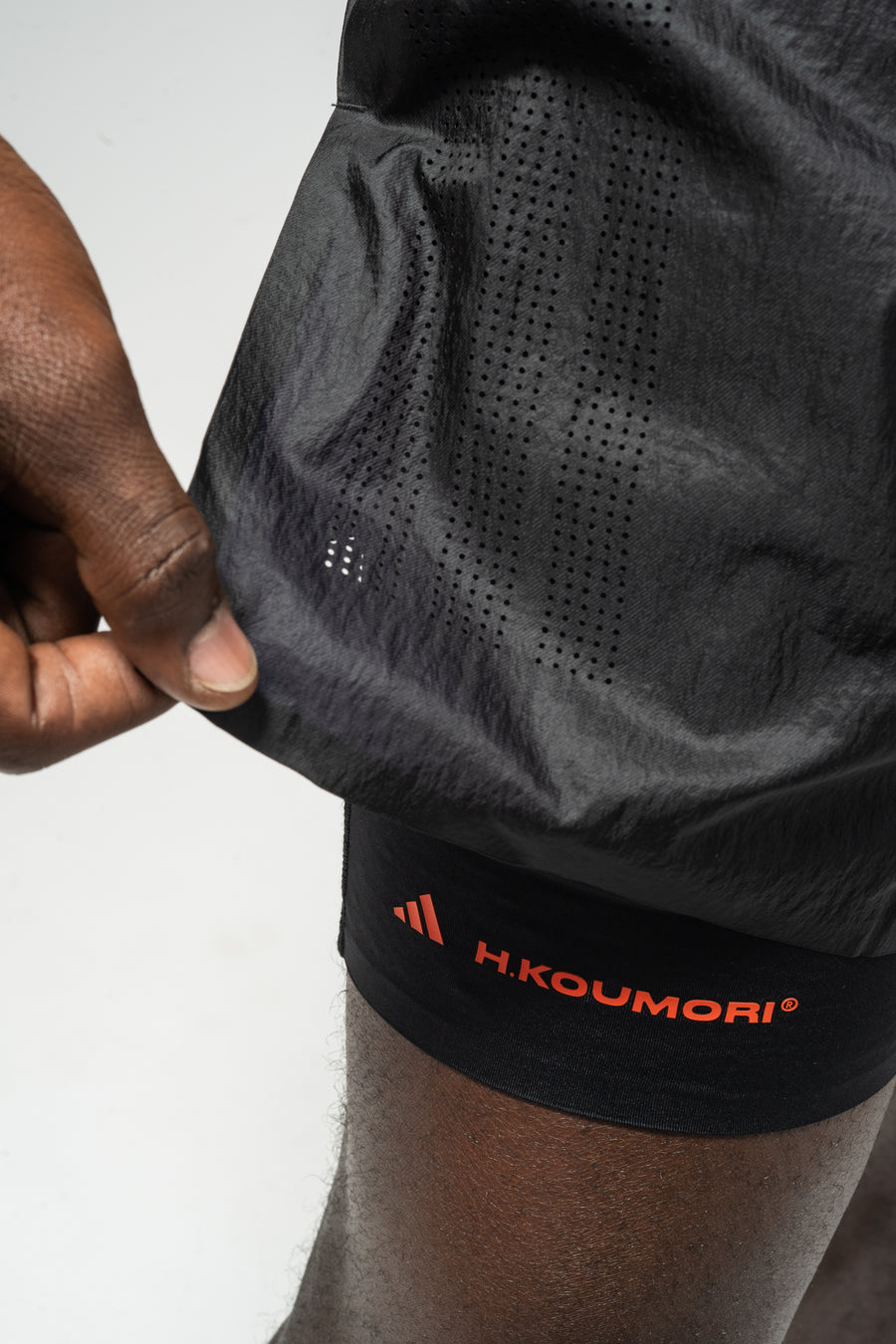 Pantalones cortos negros 2 en 1 para correr Adi365 H.Koumori de 5 pulgadas