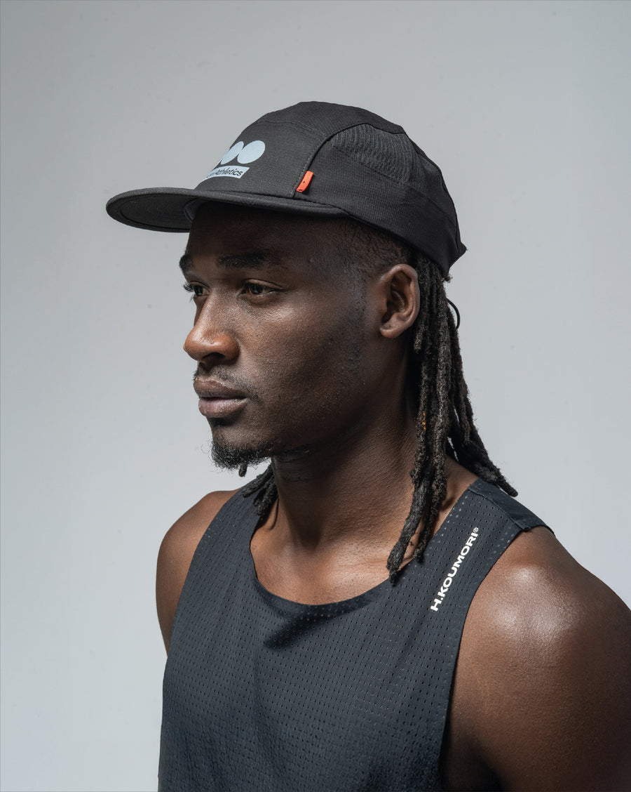 Gorra con panel lateral Koumori Athletics negra 