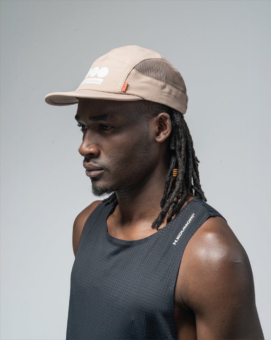 Gorra con panel lateral Koumori Athletics Beige 