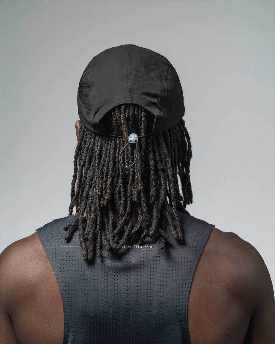 Gorra con panel lateral Koumori Athletics negra 