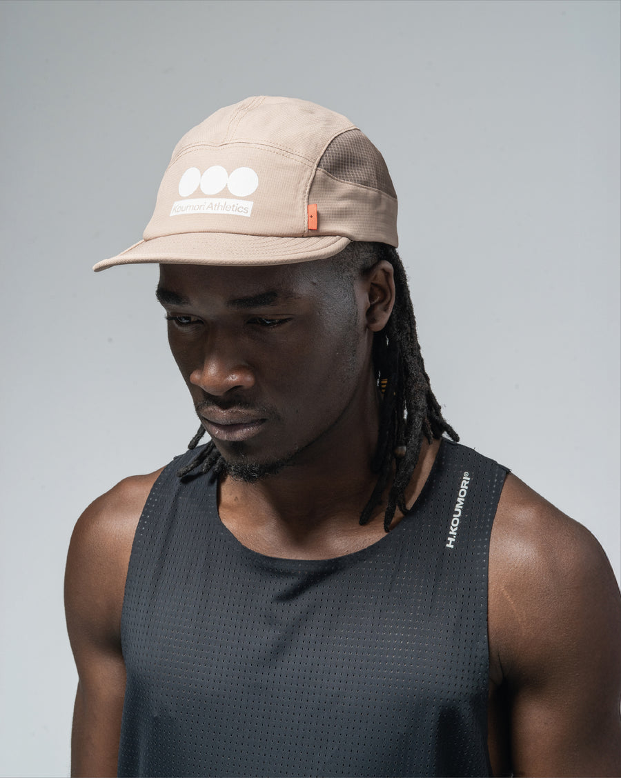 Gorra con panel lateral Koumori Athletics Beige 