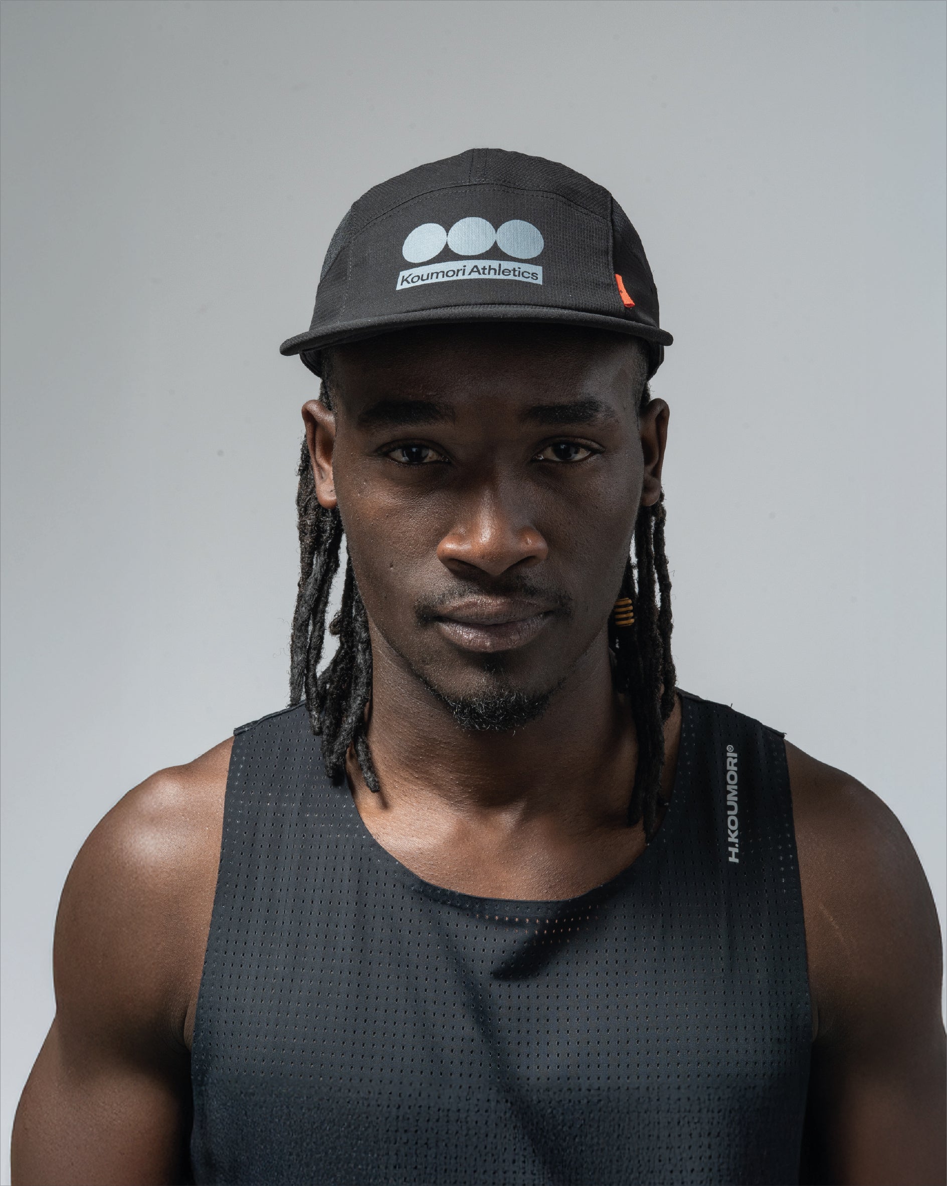 Gorra con panel lateral Koumori Athletics negra 