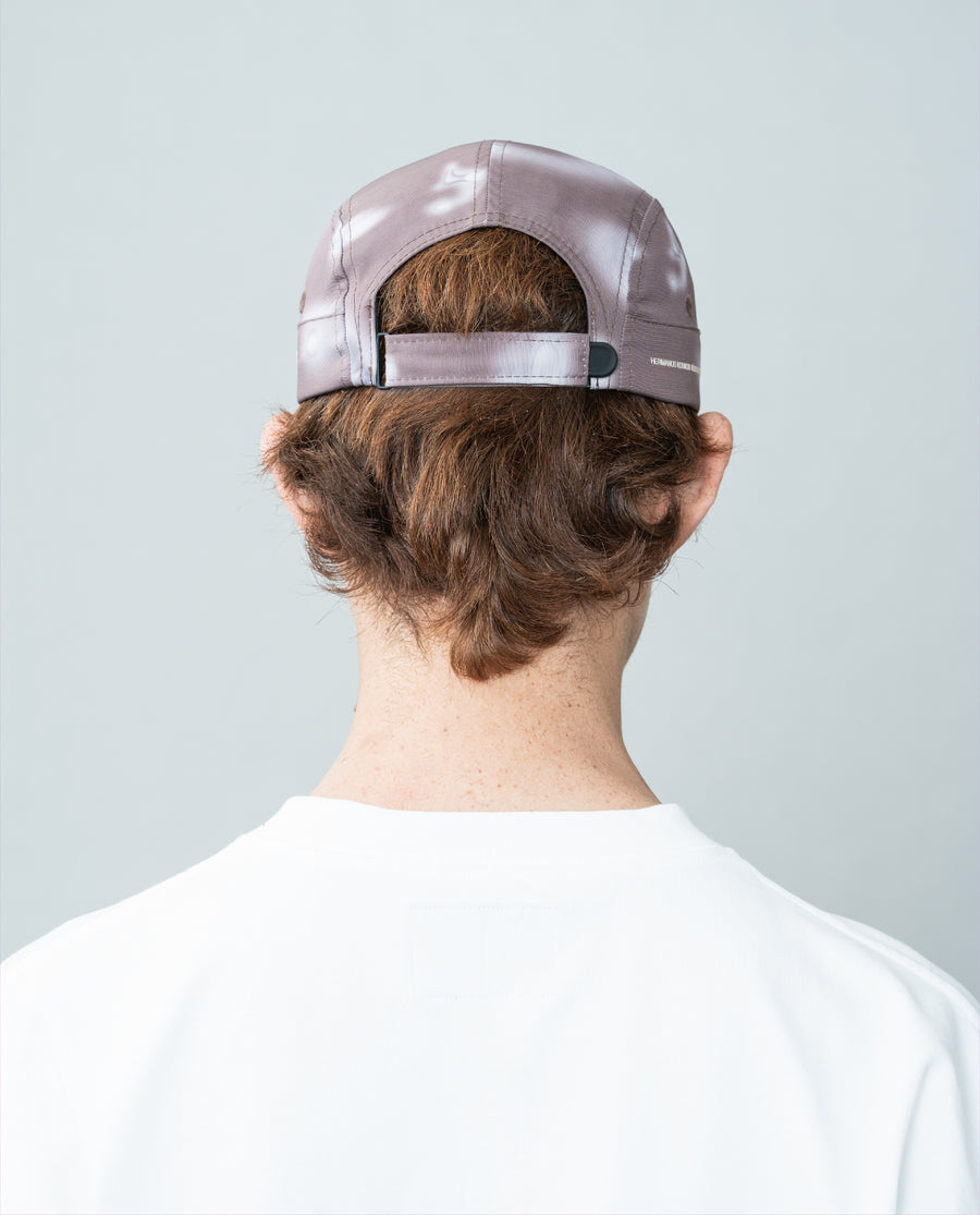 Camper de New Era con mapa de calor en color caqui