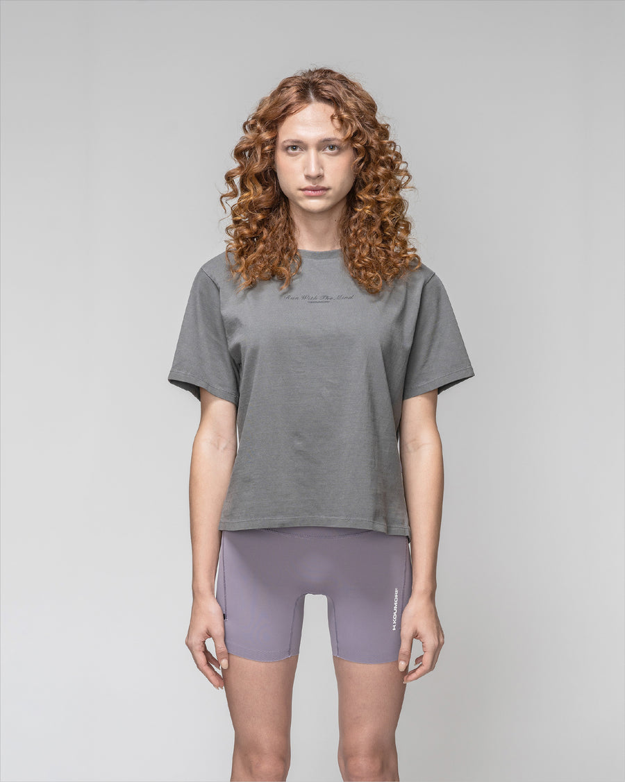 Camiseta regular Run With The Mind para mujer, teñida en prenda